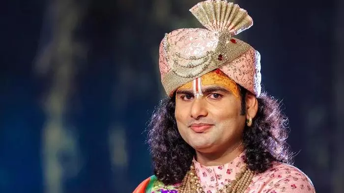 Bigg Boss 18 के सेट पर स्पॉट हुए सबके पसंदीदा बाबा Aniruddhacharya,क्या बनेंगे शो का हिस्सा?