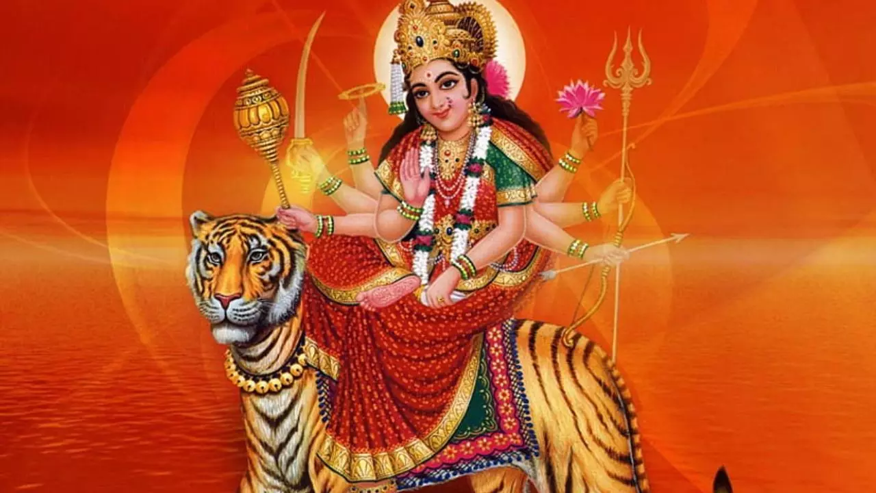 आखिर शेर को ही क्यों बनाया मां दुर्गा ने अपना वाहन? जानिए इससे जुड़ी रोचक कथा
