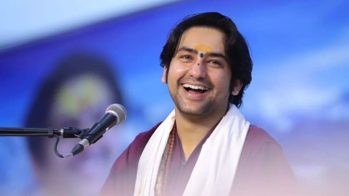 चादर फादर निकट न आवे, बागेश्वर जब नाम सुनावे... नीले ड्रम की ज्यादा है चर्चा; मेरठ में बोले धीरेंद्र शास्त्री चादर फादर निकट न आवे, बागेश्वर जब नाम सुनावे... नीले ड्रम की ज्यादा है चर्चा; मेरठ में बोले धीरेंद्र शास्त्री