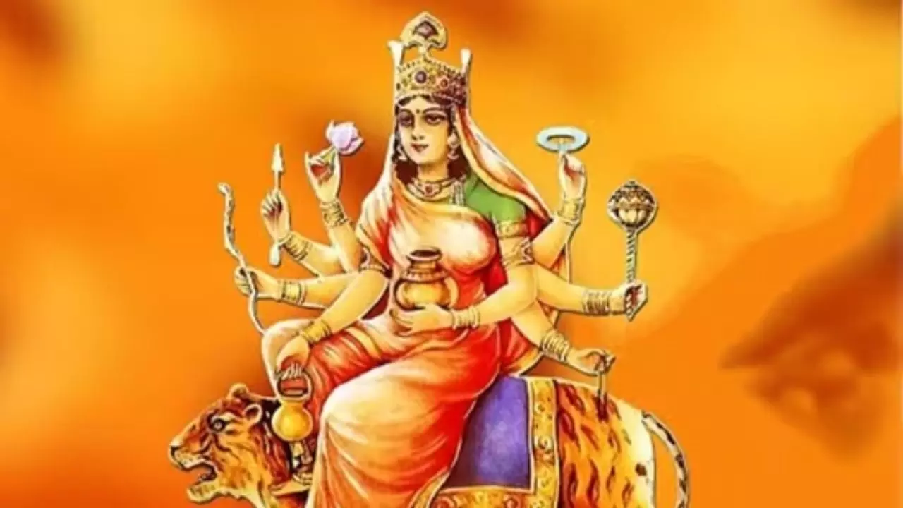 मां कुष्मांडा को समर्पित है शारदीय नवरात्रि का चौथा दिन, जानें मंत्र, पूजा विधि और प्रिय भोग
