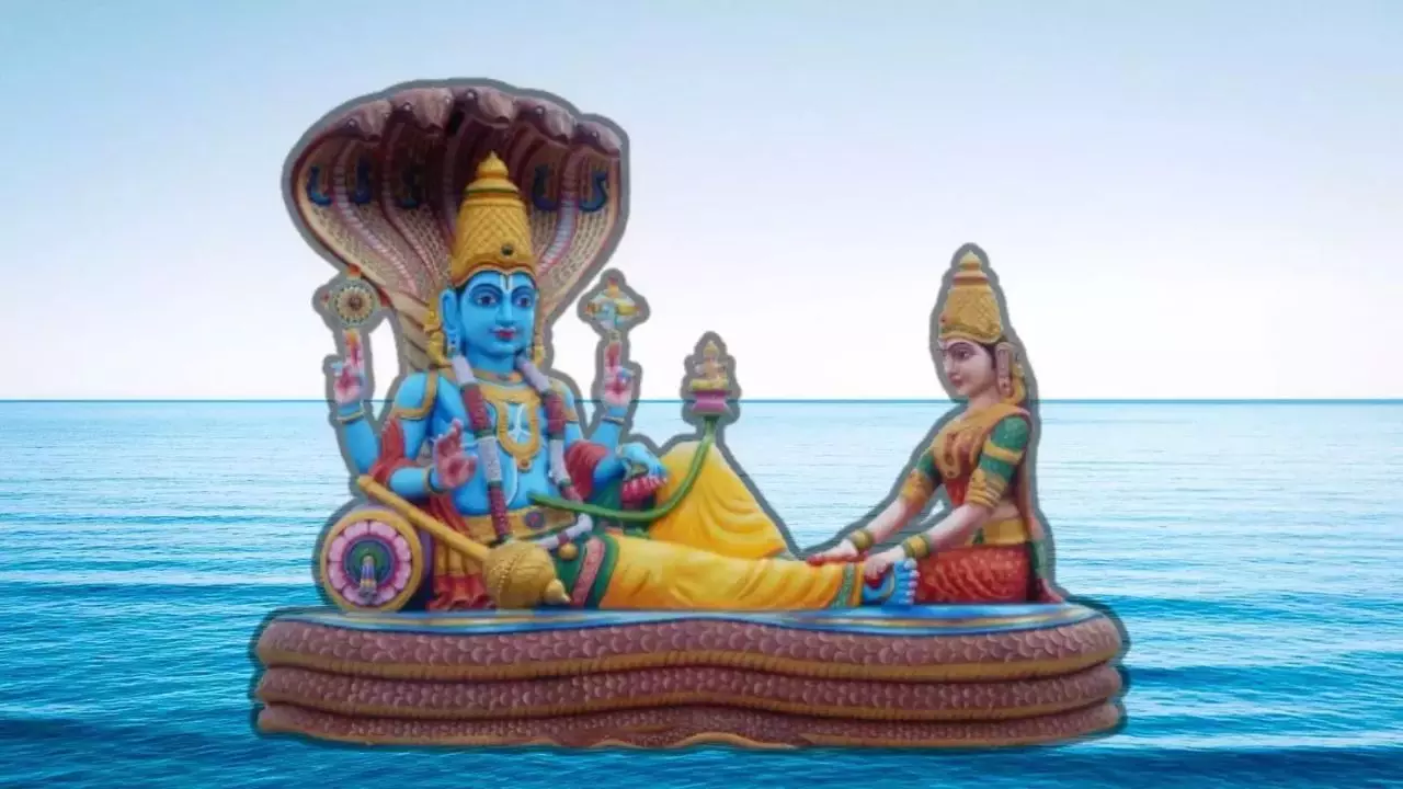 Lakshmi Narayan Rajyog: इन 3 राशियों पर बरसने वाली है शुक्र और बुध की खास कृपा, जानिए कौन-कौन होंगी भाग्यशाली राशियां