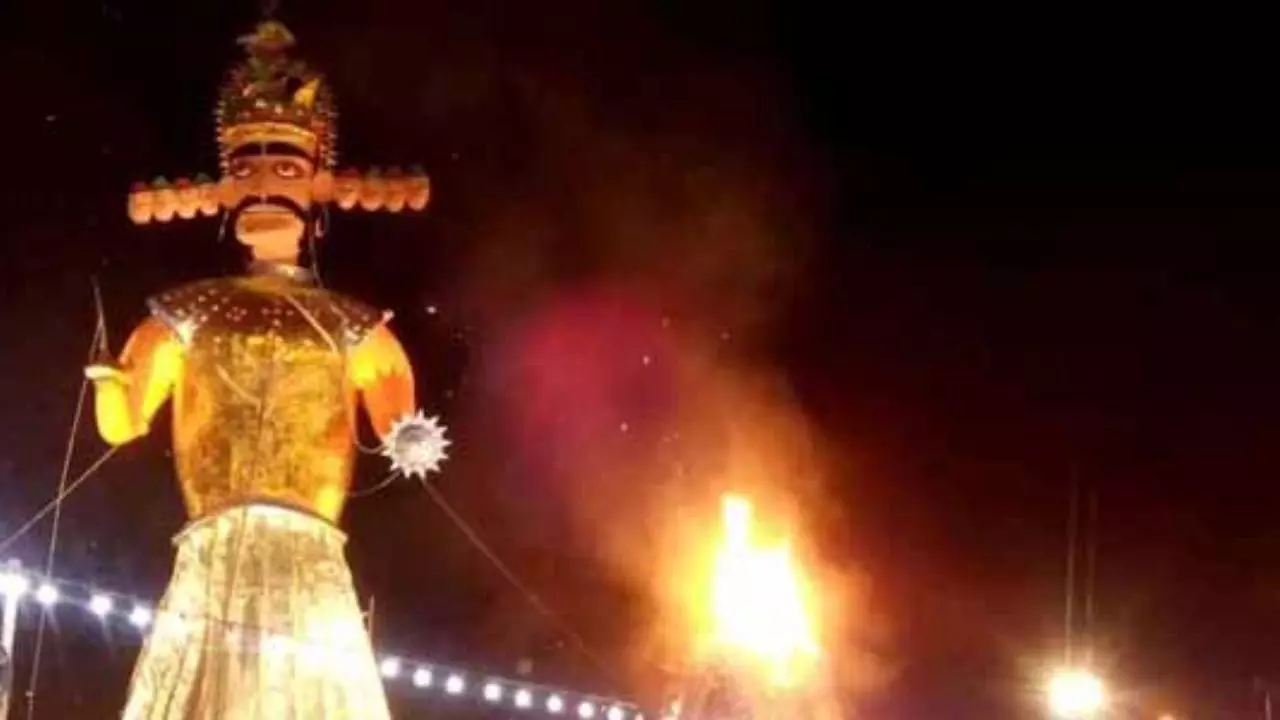 Dussehra 2024: रावण दहन की राख से करें ये टोटके, घर में होगी पैसों की बारिश और दूर होंगी परेशानियां!