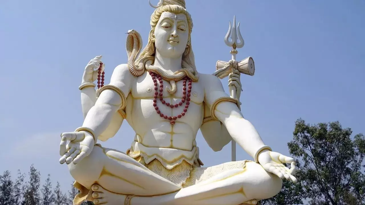 Somwar Ke Upay: सोमवार के दिन करें ये उपाय, शिवजी का मिलेगा आशीर्वाद और होगी धन की वृद्धि!