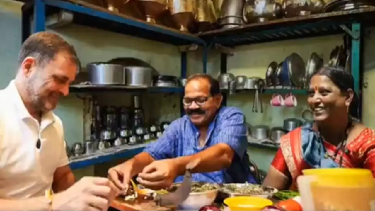 जब किचन में हुई राहुल गांधी की एंट्री! मिर्ची खाकर कान से निकला धुआं, देखें VIDEO