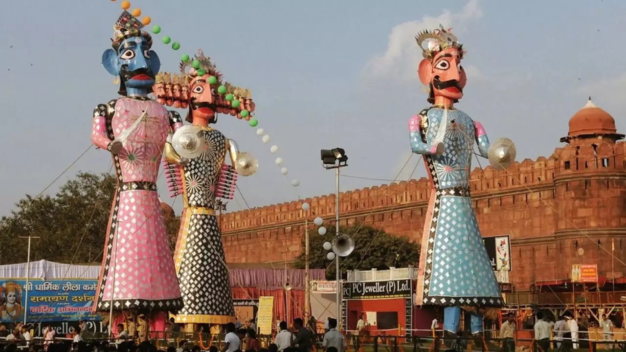 Dussehra 2024: दशहरा के दिन इन जगहों पर जलाएं दिया, घर में सुख-समृद्धि का होगा वास!
