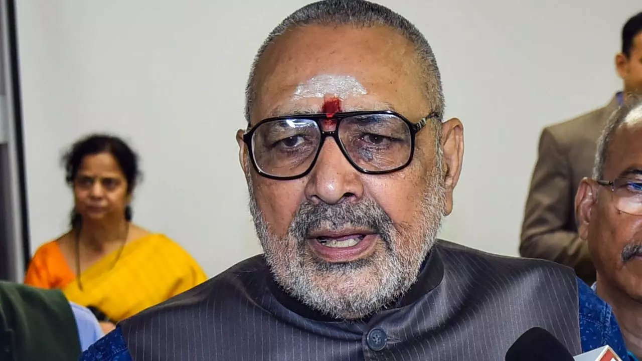 हरियाणा में कांग्रेस नहीं हुड्डा लड़ रहे चुनाव, गिरिराज सिंह ने राहुल गांधी को बताया पाक समर्थक