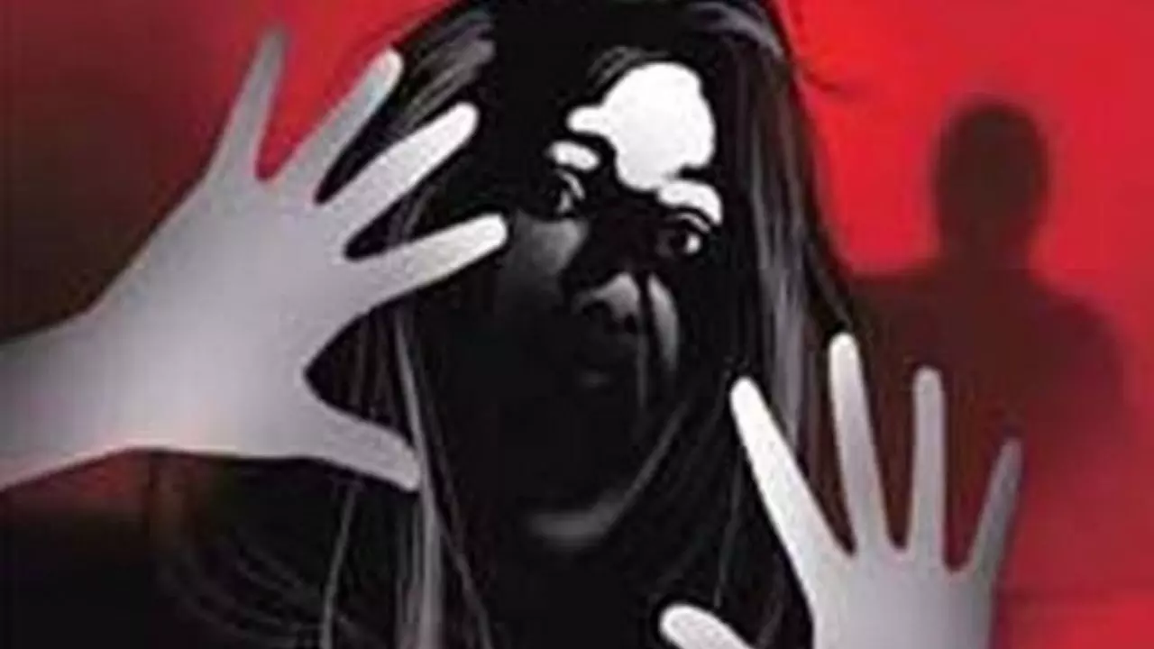 धर्म छिपाकर बना ढोंगी बाबा, बेबस महिला को दिया पति को जेल से छुड़वाने का झांसा, फिर किया दुष्कर्म और ठगी