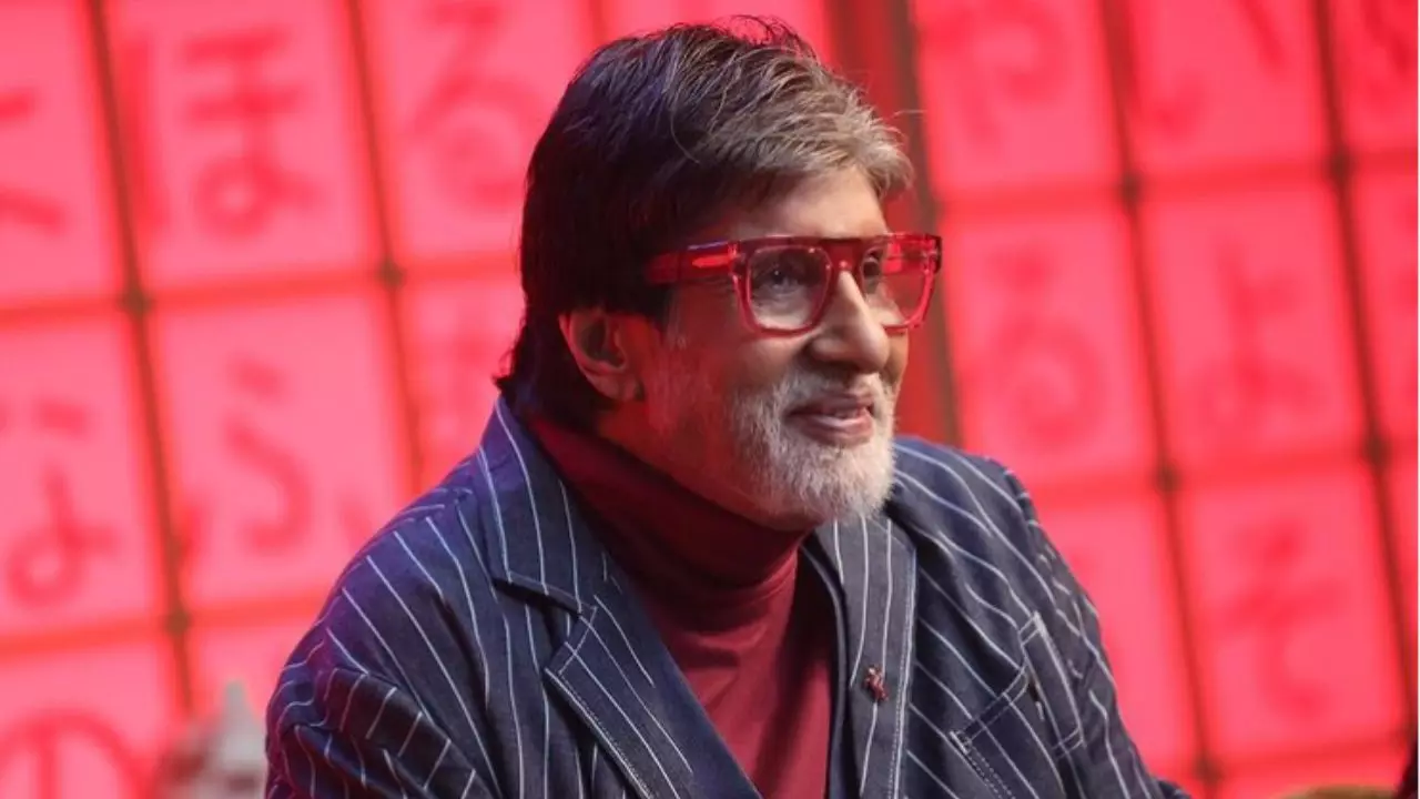Amitabh Bachchan Birthday: इस वजह से दो बार जन्मदिन मनाते हैं बॉलीवुड के शहंशाह, पढ़ें उनके अनसुने किस्से