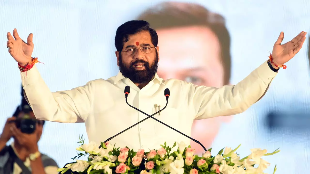 चुनाव से पहले शिंदे सरकार ने लगाई तोहफों की झड़ी, क्या फिर आएगी महाराष्ट्र में BJP की घड़ी?