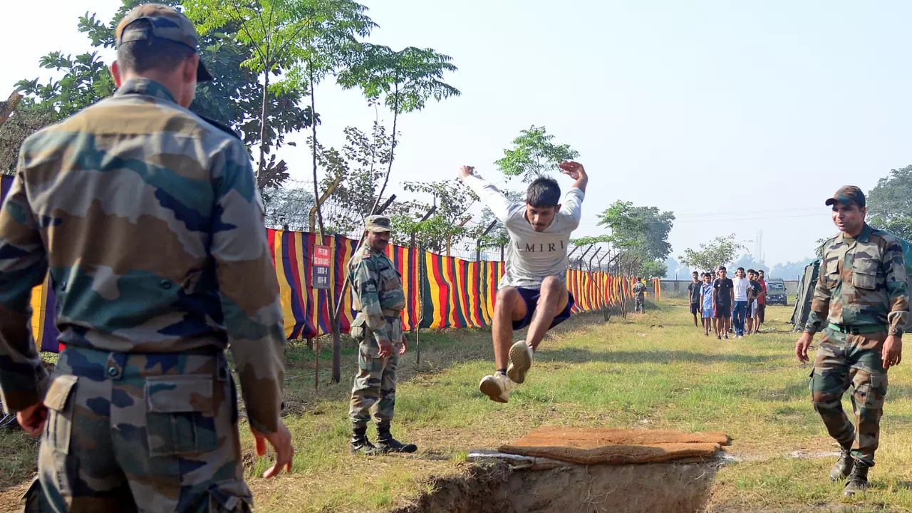 फायरिंग की ले रहे थे ट्रेनिंग तभी...., नासिक के आर्टिलरी सेंटर में 2 अग्निवीरों की दर्दनाक मौत