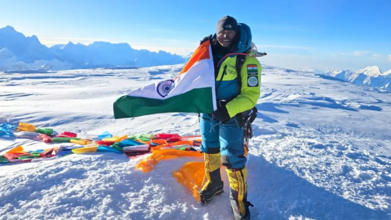 विश्व की छठे ऊंचे पर्वत पर लहराया तिरंगा, MOUNT CHO OYU पर पहुंचने वाली पहली महिला बनीं शीतल राज