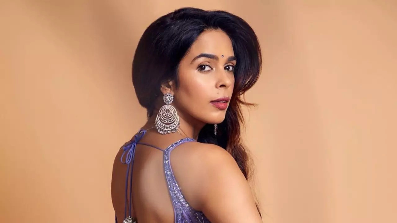 Mallika Sherawat के पैदा होते ही घर में छा गया था मातम, एक्ट्रेस को बोझ समझते थे माता-पिता