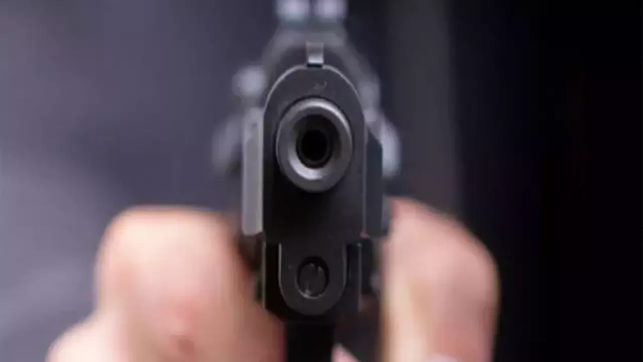 उज्जैन में कांग्रेस नेता की हत्या, घर में मारी गोली, अपराध में पत्नी और बेटा भी शामिल