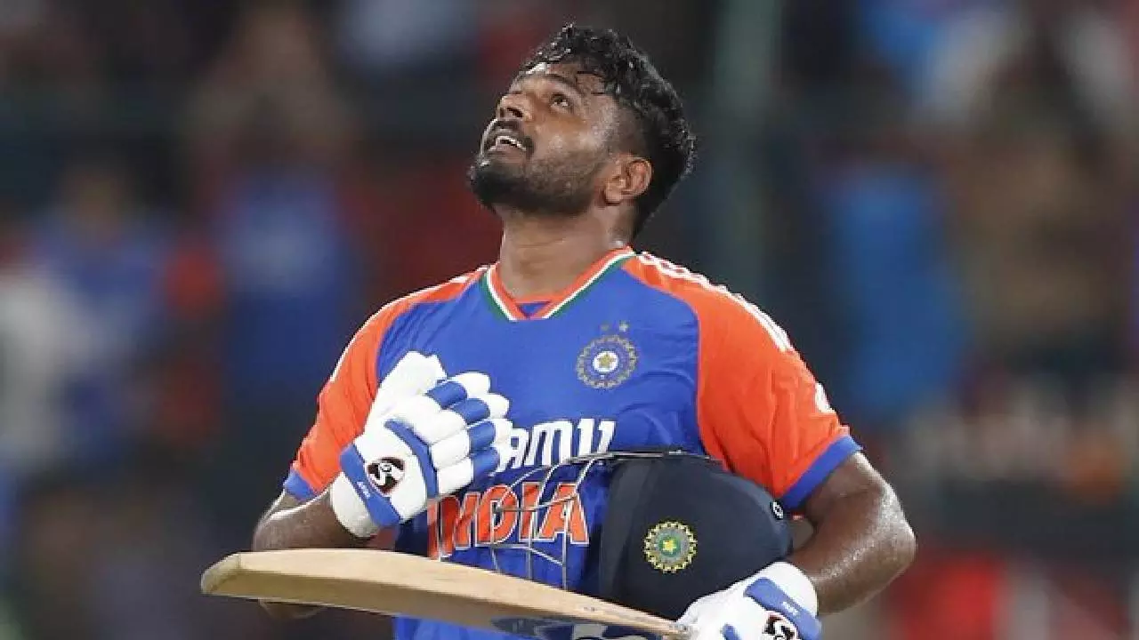 लगातार 5 छक्के जड़कर इस लिस्ट में शामिल हुए संजू सैमसन, Video