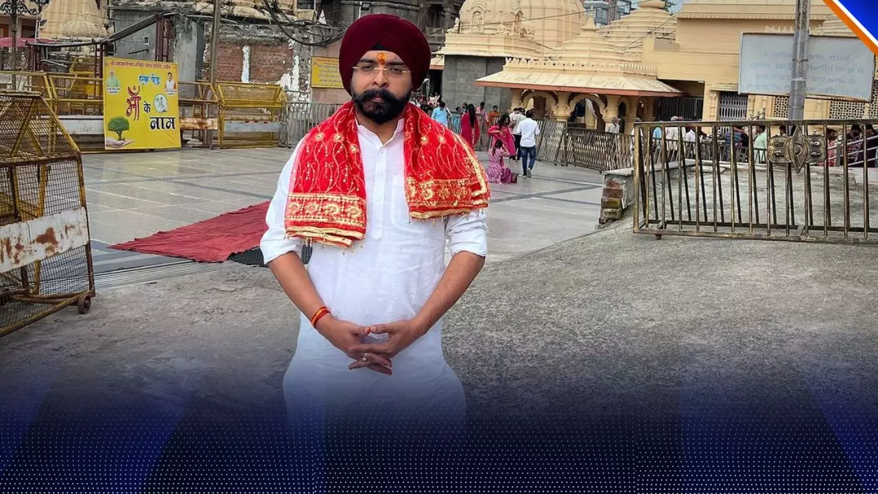 Bigg Boss 18: मकसद इंपोर्टेंट है, तजिंदर बग्गा ने हेमा और चाहत को कमल का फूल देकर करवाई बीजेपी जॉइन