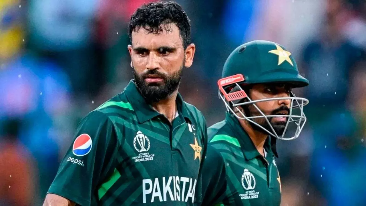 बाबर आजम के लिए आवाज उठाने वाले फखर जमां बुरे फंसे, PCB ने थमा दिया कारण बताओ नोटिस