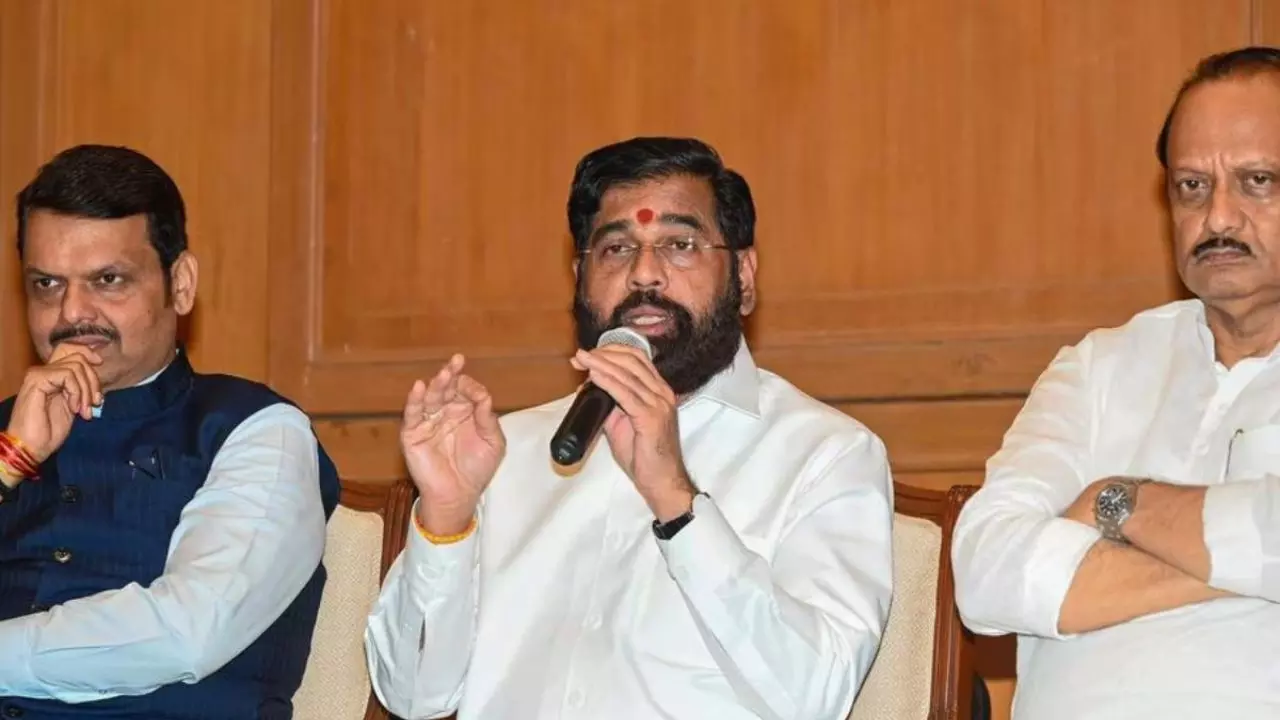 अरे मुख्यमंत्री तो यहां बैठे हैं, देवेंद्र फडणवीस ने महायुति के CM फेस को लेकर खोल दिए पत्ते