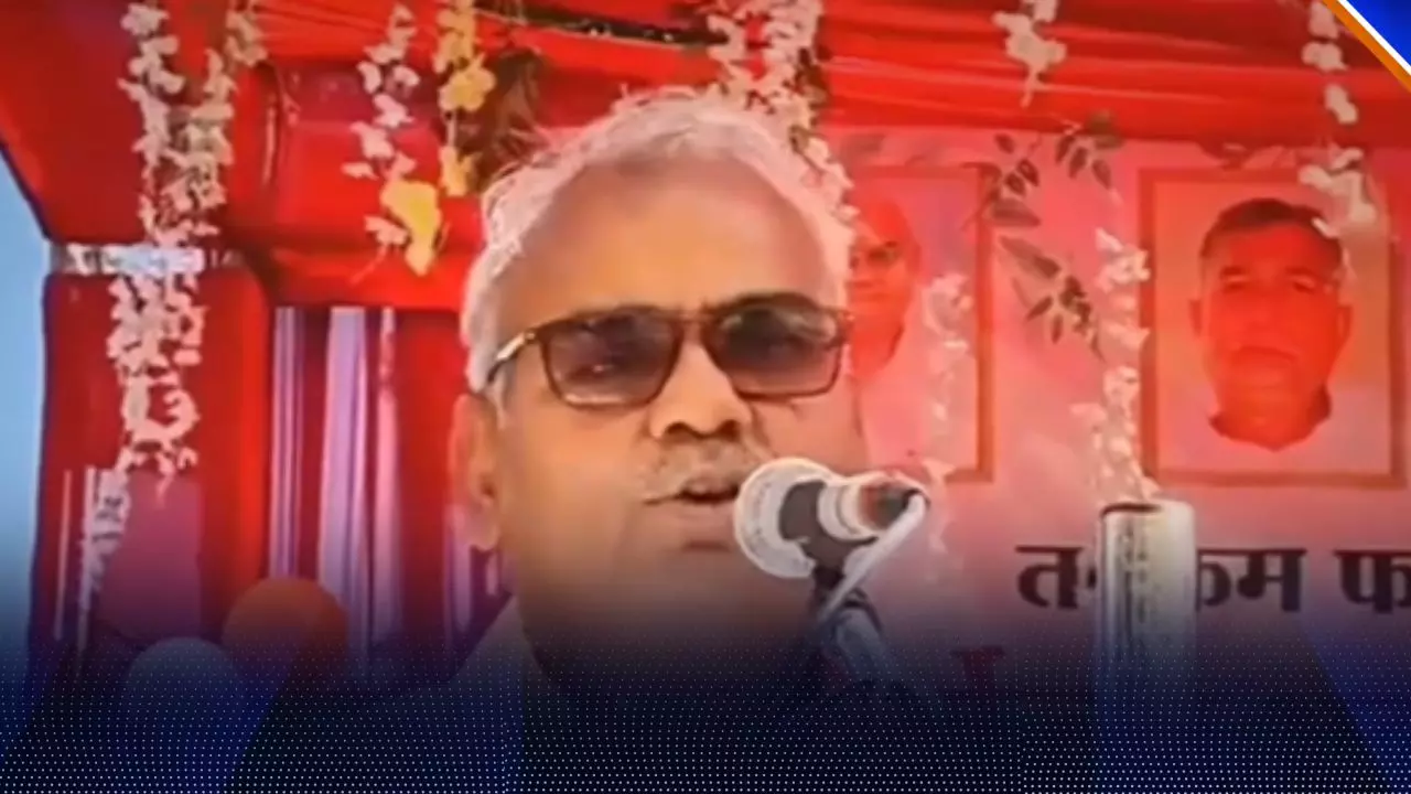 कुछ मैडम शरीर दिखाकर स्कूल जाती हैं, शिक्षिकाओं को लेकर ये क्या बोल गए शिक्षा मंत्री?