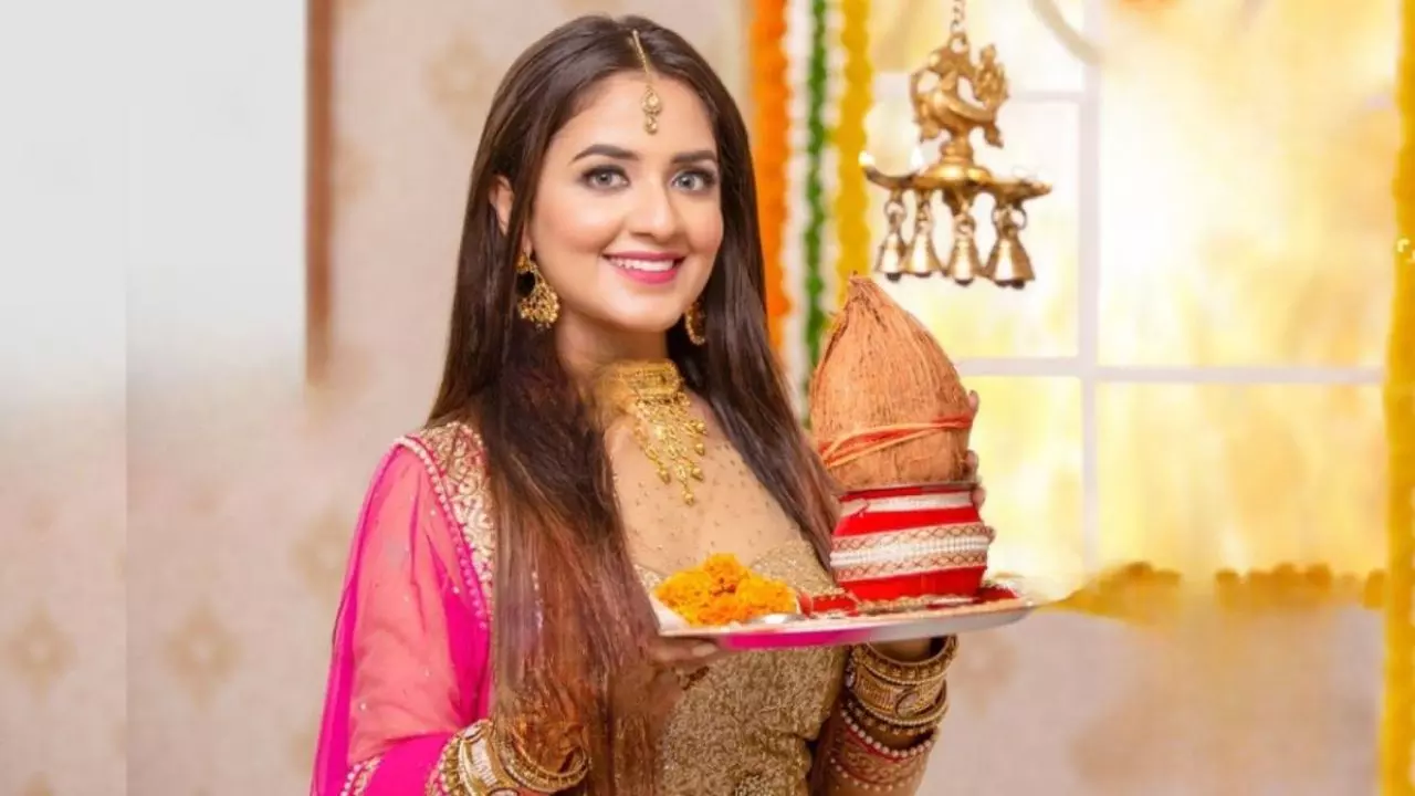 Karwa Chauth 2024: कुंवारी लड़कियां भी रख सकती हैं करवा चौथ का व्रत, जानें पूजा विधि और खास नियम