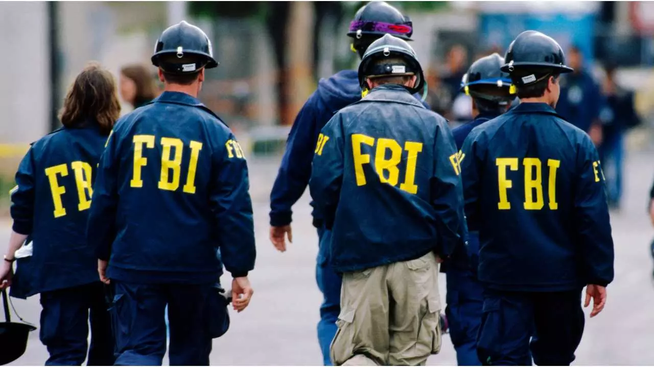 FBI की वांटेड लिस्‍ट में आने के बाद बचना नामुमकिन! जानिए कैसे काम करती है सुपर पावर की ये जांच एजेंसी