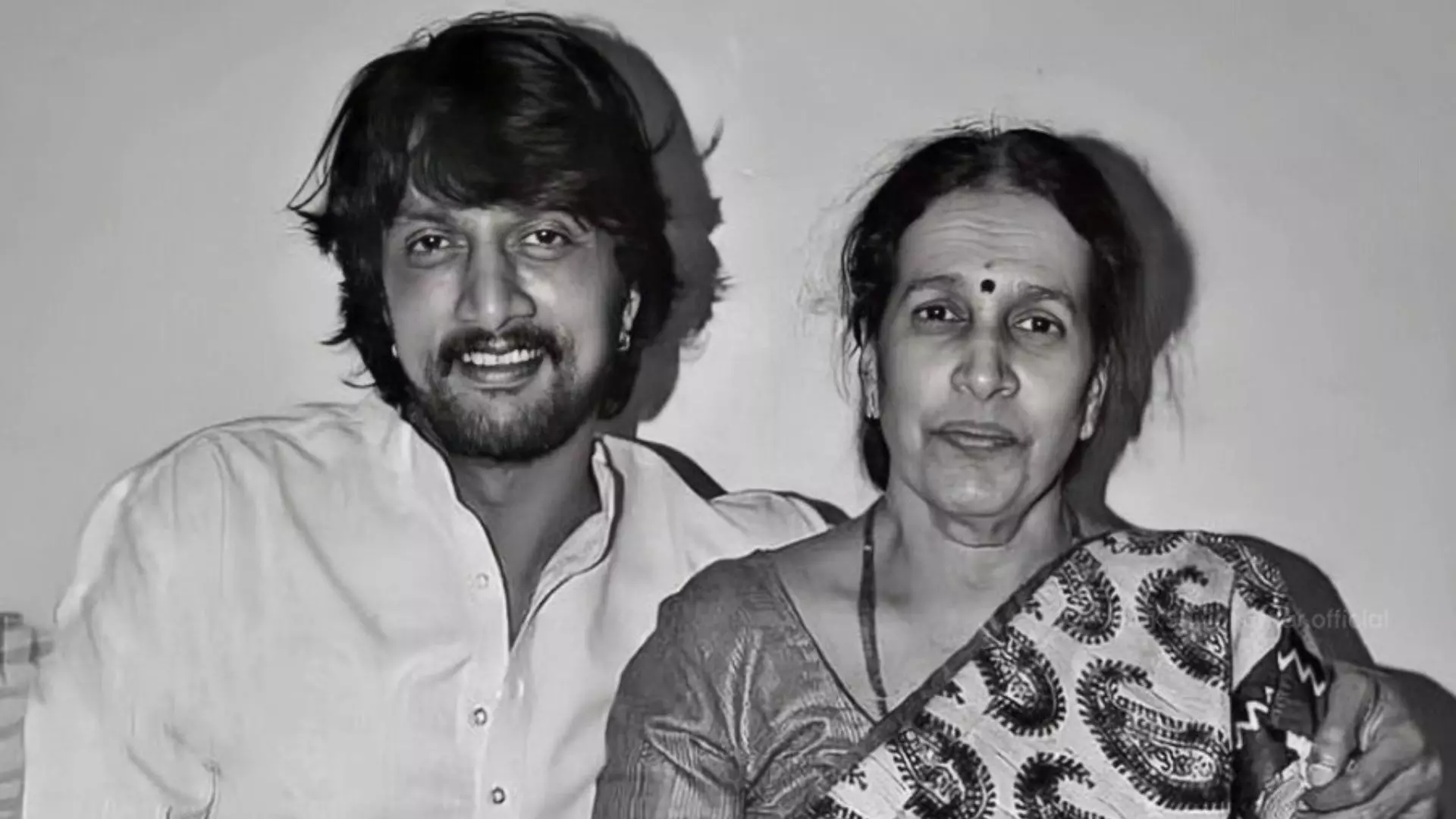 कन्नड़ एक्टर Kichcha Sudeep की मां का हुआ निधन, लंबी बिमारी से जूझ रही थी सरोजा