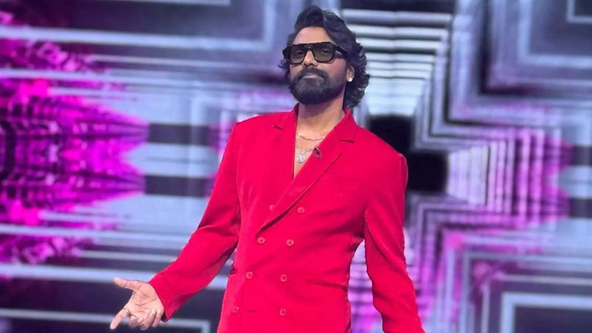Remo D Souza ने 11 करोड़ की धोखाधड़ी पर तोड़ी चुप्पी, कहा- सही समय आने पर अपना मामला रखेंगे Remo D Souza ने 11 करोड़ की धोखाधड़ी पर तोड़ी चुप्पी, कहा- सही समय आने पर अपना मामला रखेंगे