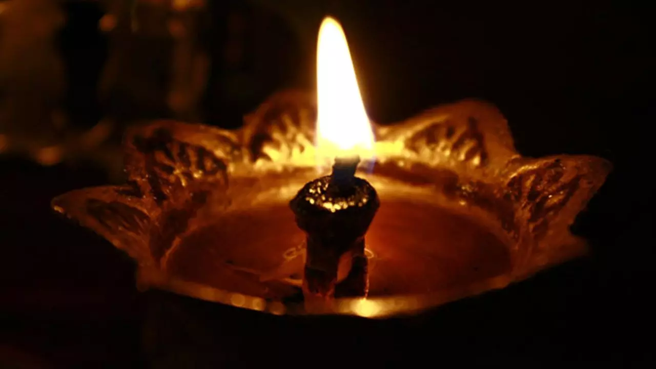 Diwali 2024: जानें  किस समय करें खरीदें नई गाड़ी, जिससे मिले लाभ और समृद्धि