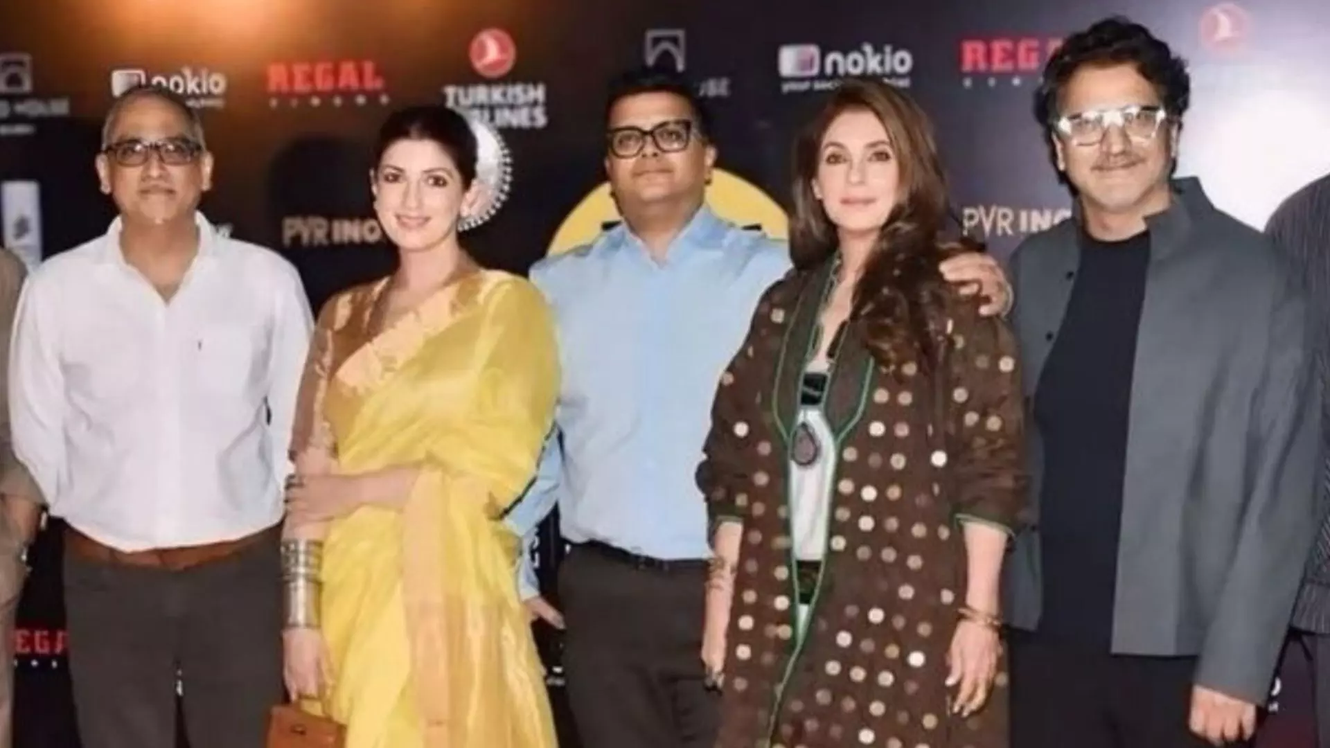 क्या मां बेटी के बीच नहीं है सब कुछ ठीक? आखिर क्यों Twinkle Khanna के साथ Dimple Kapadia ने पोज़ देने से किया इंकार