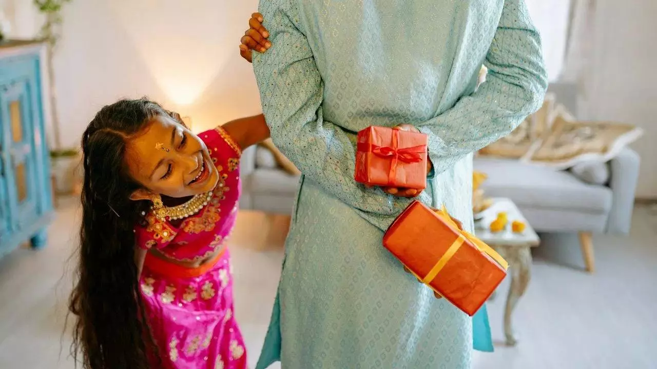 दीपावली पर बच्चों को न दें पटखा नहीं हो सकता है बड़ा हादसा, इस तरह खास बनाएं उनकी दिवाली