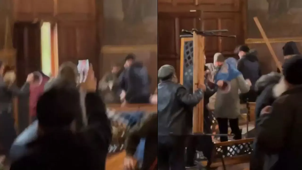 VIDEO: चर्च बना जंग का अखाड़ा, छह घंटे तक चलते रहे लाठी-पत्‍थर! लोगों ने एक-दूसरे पर फेंकी कुर्सियां