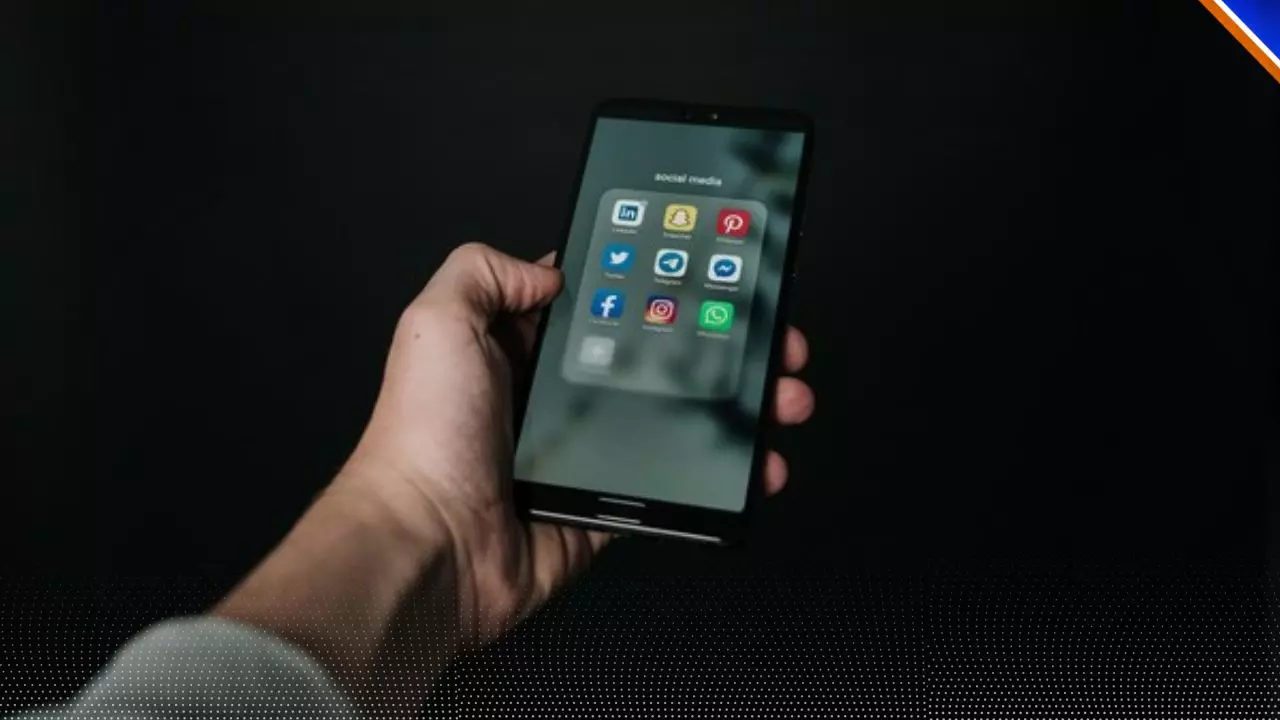 15 साल के नहीं हैं तो छू नहीं पाएंगे FB और Instagram, खबर सोशल मीडिया प्लेटफॉर्म से दूरी वाली 15 साल के नहीं हैं तो छू नहीं पाएंगे FB और Instagram, खबर सोशल मीडिया प्लेटफॉर्म से दूरी वाली