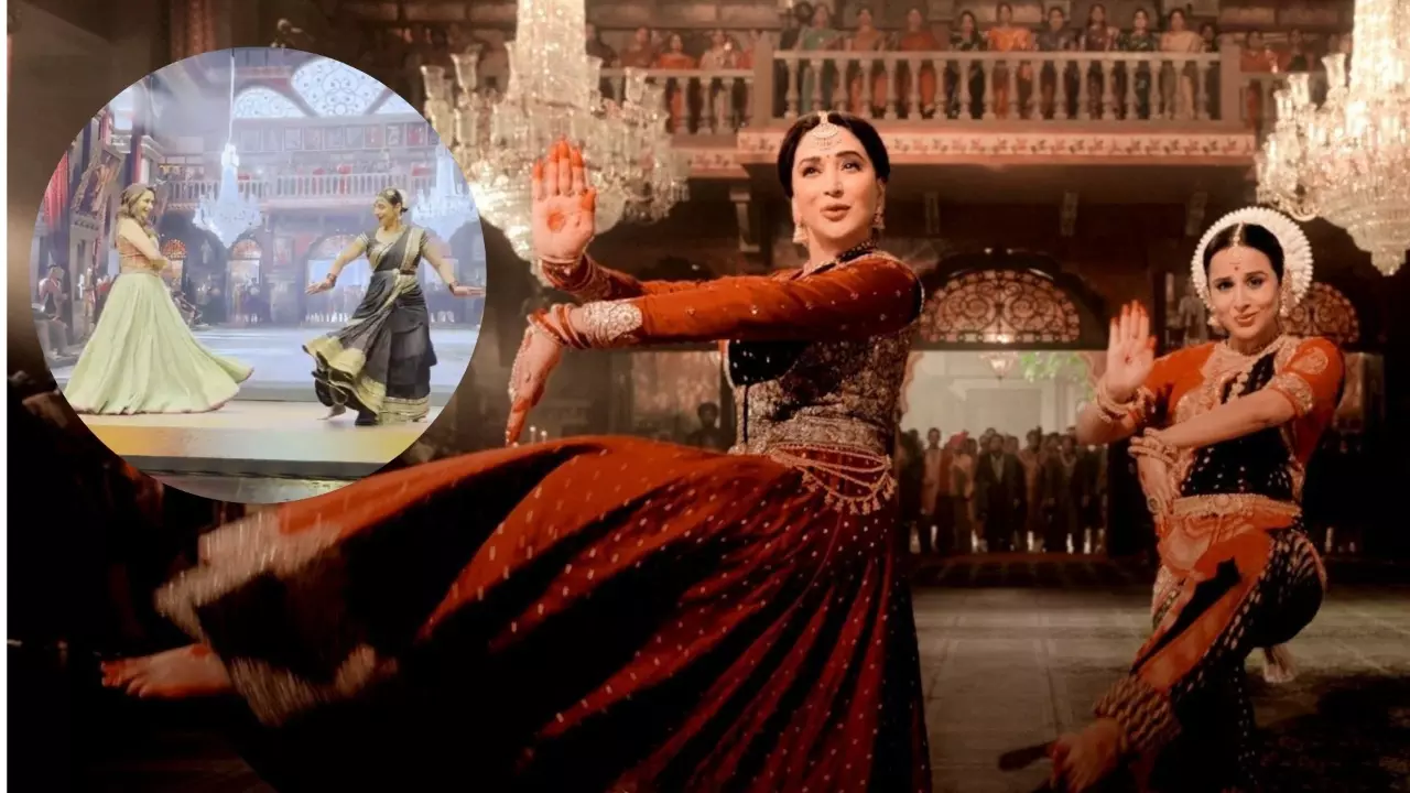 Ami Je Tomar 3.0 के लॉन्च इवेंट में डांस क्वीन Madhuri Dixit के सामने फिसला Vidya Balan का पैर, वायरल हुआ वीडियो
