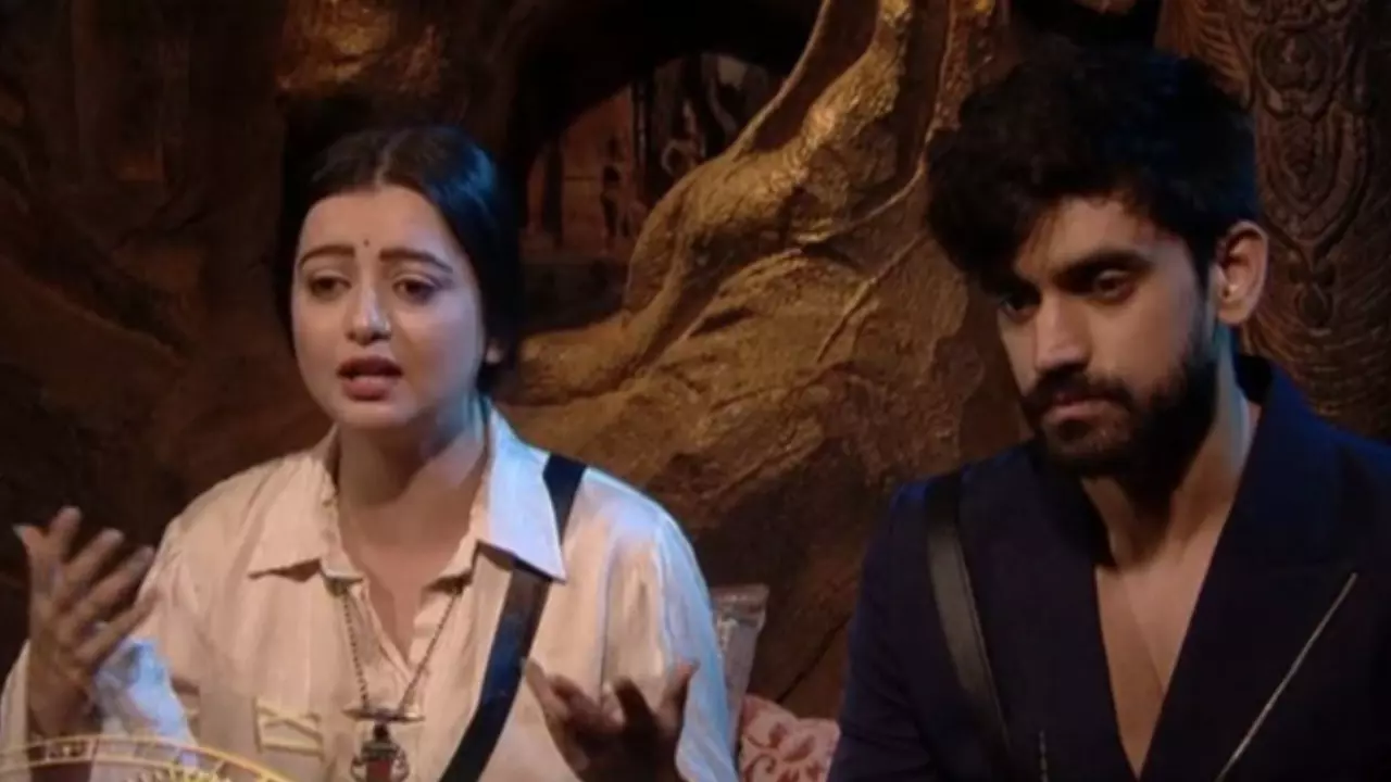 Bigg Boss 18 में हुई पैरेंट्स-टीचर मीटिंग, Avinash Mishra को सिखाई Chahat Pandey की मां ने तमीज