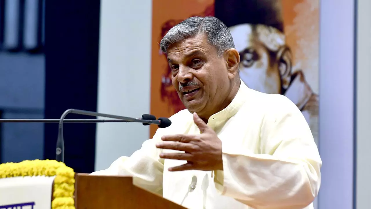 बंटेंगे तो कटेंगे का RSS ने भी किया समर्थन, दत्तात्रेय होसबले ने बांग्लादेश के हिंदुओं को पलायन न करने की दी सलाह