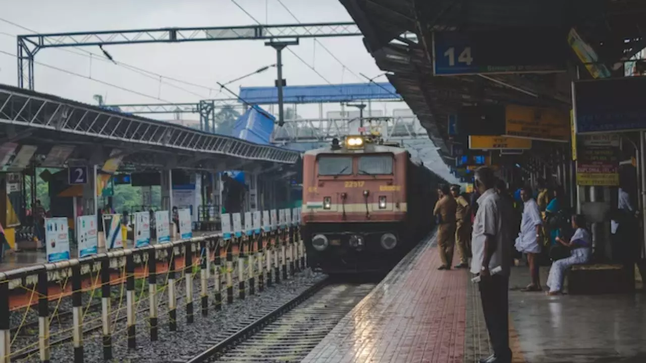 दिवाली और छठ पर जाना है घर लेकिन नहीं मिल रही कन्फर्म टिकट, तो अब इस स्कीम से पहुंचे अपने शहर