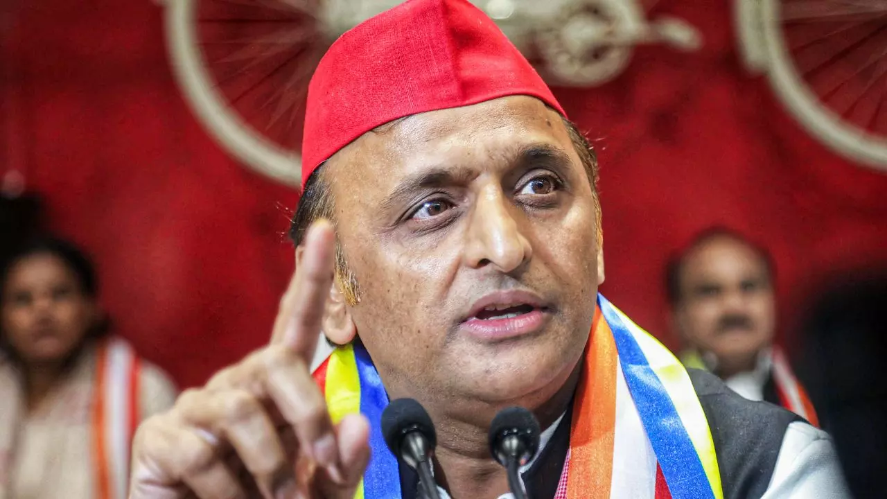 महाराष्ट्र में टूट की कगार पर पहुंची इंडिया गठबंधन! MVA में सीट शेयरिंग को लेकर अखिलेश बिगाड़ेंगे खेल