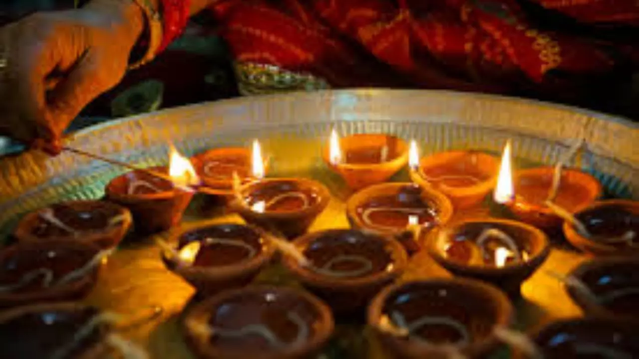 Narak Chaturdashi 2024: सालों से कर्ज में हैं डूबे? तो नरक चतुर्दशी के दिन करें ये आसान उपाय, पैसों की होगी बारिश