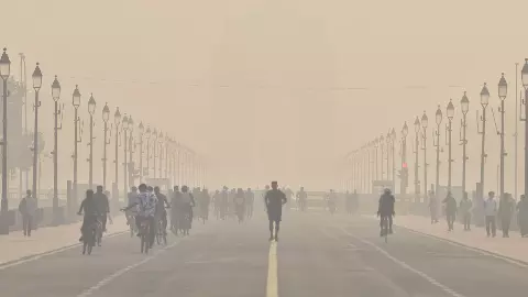 दिल्ली में प्रदूषण पर बवाल! इंडिया गेट की ओर मार्च करते प्रदर्शनकारियों को पुलिस ने रोका, कई हिरासत में- VIDEO दिल्ली में प्रदूषण पर बवाल! इंडिया गेट की ओर मार्च करते प्रदर्शनकारियों को पुलिस ने रोका, कई हिरासत में- VIDEO