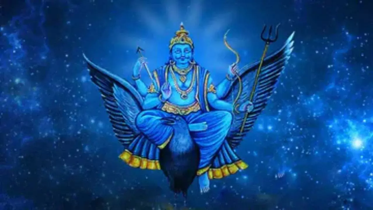 शनिवार को करें पीपल के खास उपाय, शनिदेव की कृपा से मिलेगी हर संकट से मुक्ति