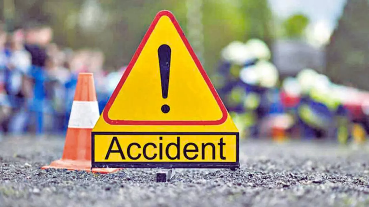 खौफनाक मंजर! सिरोही में भयानक हादसा, अनियंत्रित कार ने महिला और युवक को 300 फीट तक घसीटा