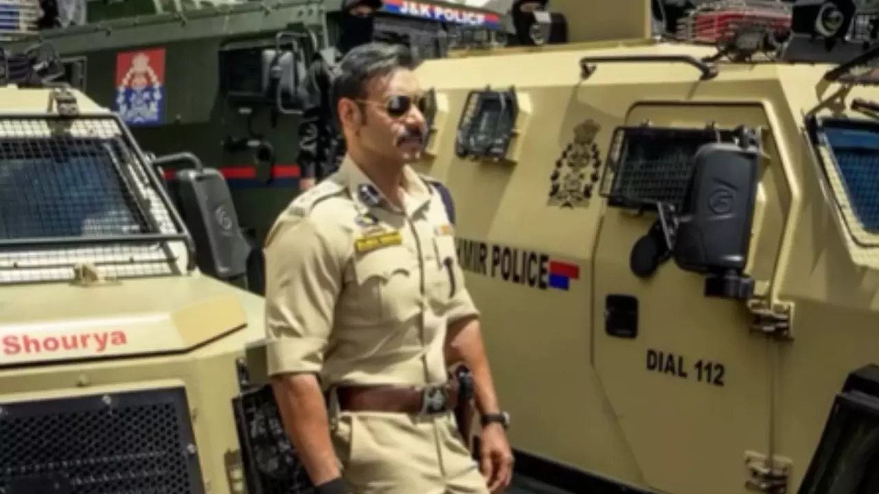 Singham Again First Day Box Office Collection :  शानदार बढ़त के साथ फिल्म ने की 43.5 करोड़ रुपये की ओपनिंग