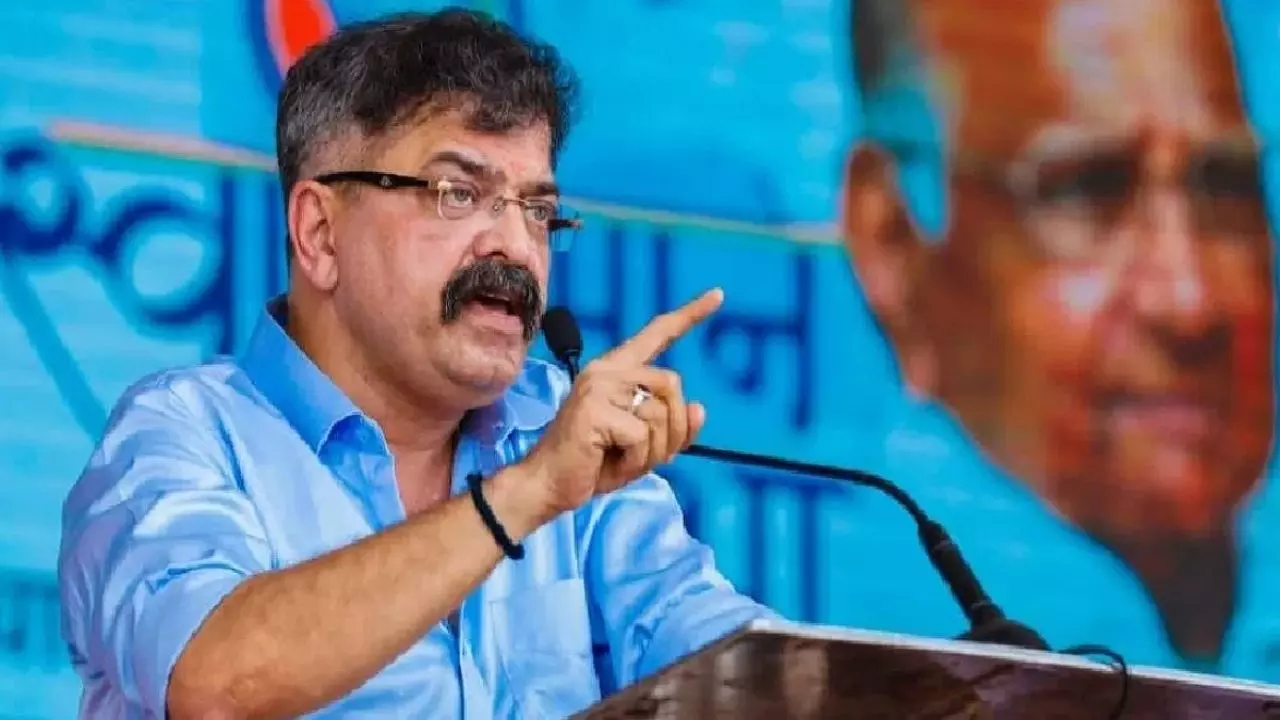मर्द का बच्चा था तो खुद की पार्टी बनाता - अजित पवार पर आव्हाड का तीखा हमला