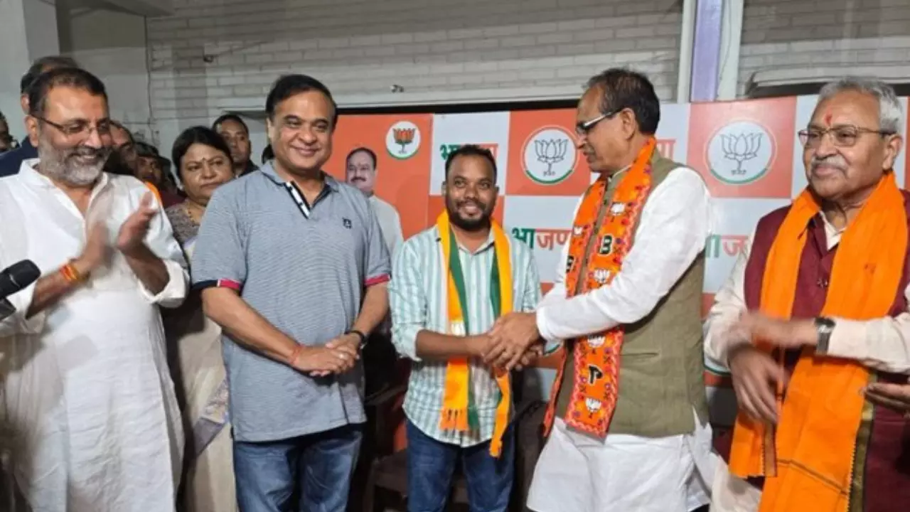 पहले बने हेमंत सोरेन के प्रस्‍तावक, अब ज्‍वाइन कर ली बीजेपी, कौन हैं मंडल मुर्मू?