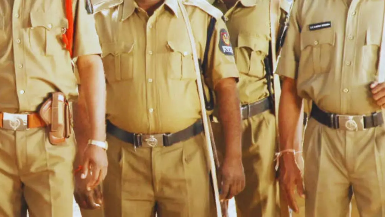 अंकल कहने पर भड़का कस्टमर, लात-घूंसों से कर दी पिटाई, पुलिस ने किया मामला दर्ज