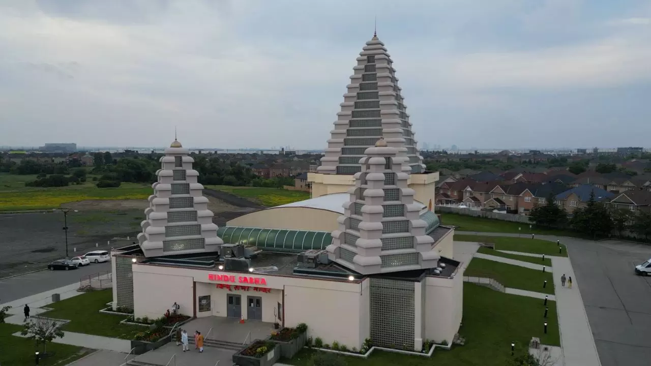 खालिस्‍तानियों के निशाने पर आए कनाडा के ब्रैम्पटन हिंदू सभा मंदिर की 1994 में हुई थी प्राण प्रतिष्ठा