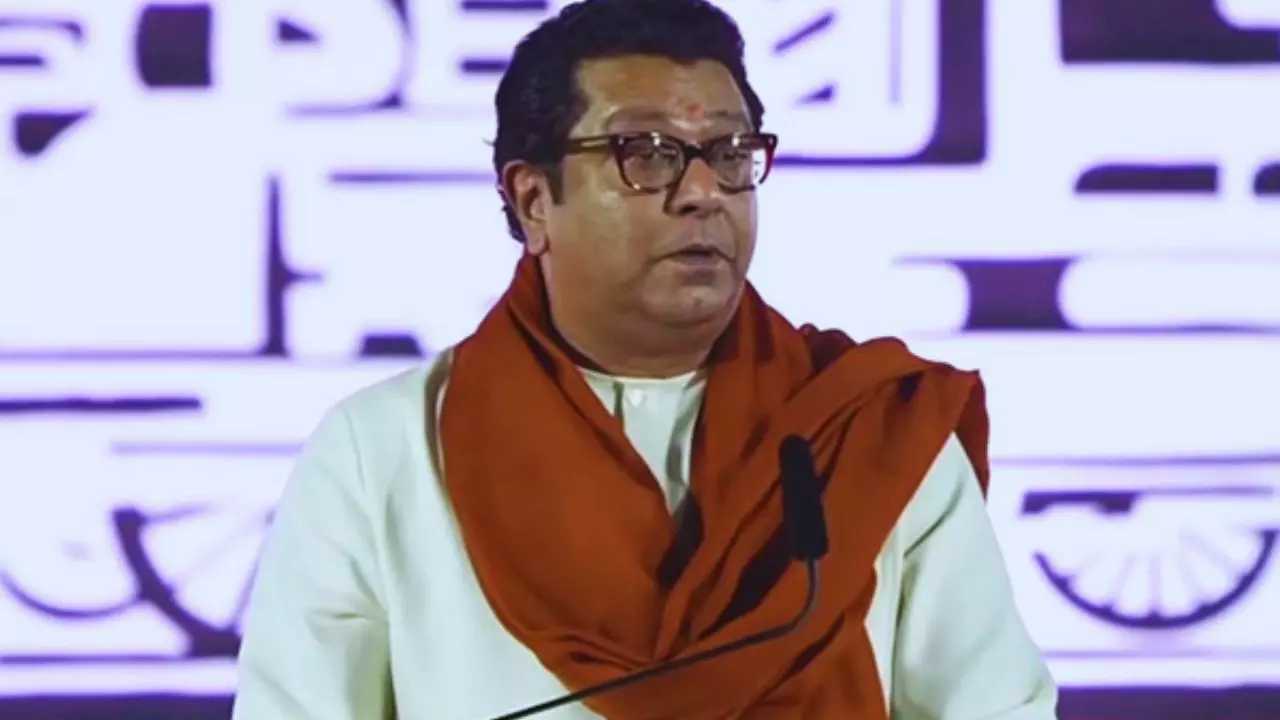 लॉलीपॉप लागेलू..., चुनावी प्रचार में भोजपुरी गाने पर डांस: राज ठाकरे का सीएम शिंदे पर हमला