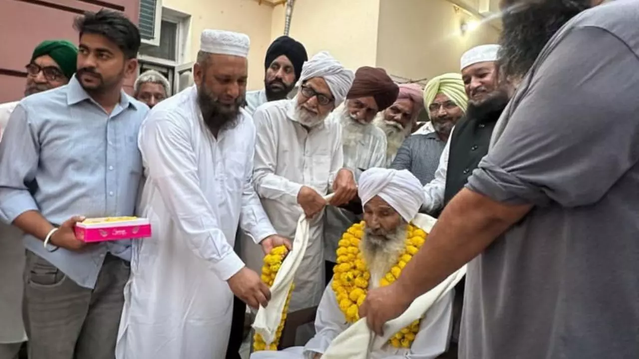 पैदा हुए मुस्लिम, 77 साल बिताई सिख की जिंदगी- अली खान कैसे बन गए छोटा सिंह? कहानी Emotional वाली पैदा हुए मुस्लिम, 77 साल बिताई सिख की जिंदगी- अली खान कैसे बन गए छोटा सिंह? कहानी Emotional वाली