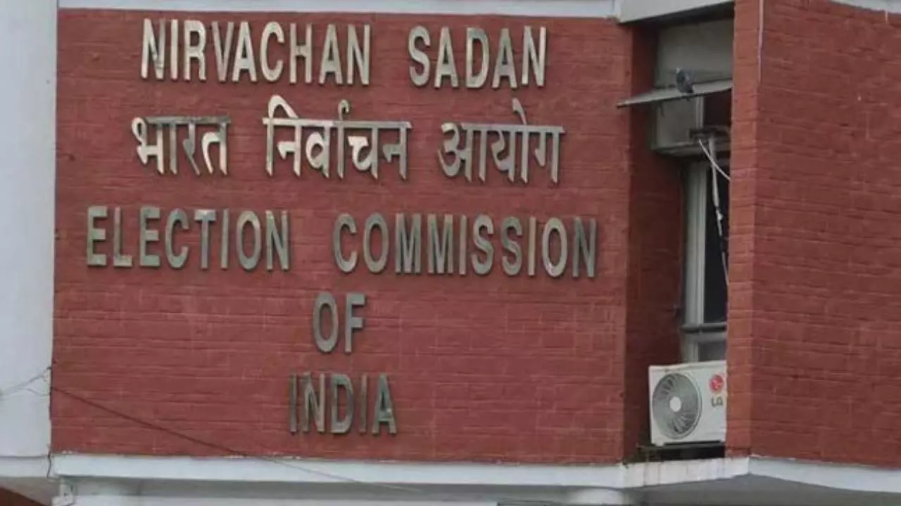 चुनाव आयोग की बड़ी कार्रवाई, उपचुनाव से पहले 558 करोड़ रुपये नकद समेत अन्य सामान किया जब्त