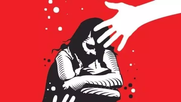 मां के साथ गेहूं पिसवाने गई दस साल की बच्ची से हुई हैवानियत, गंभीर हालत में किया भर्ती
