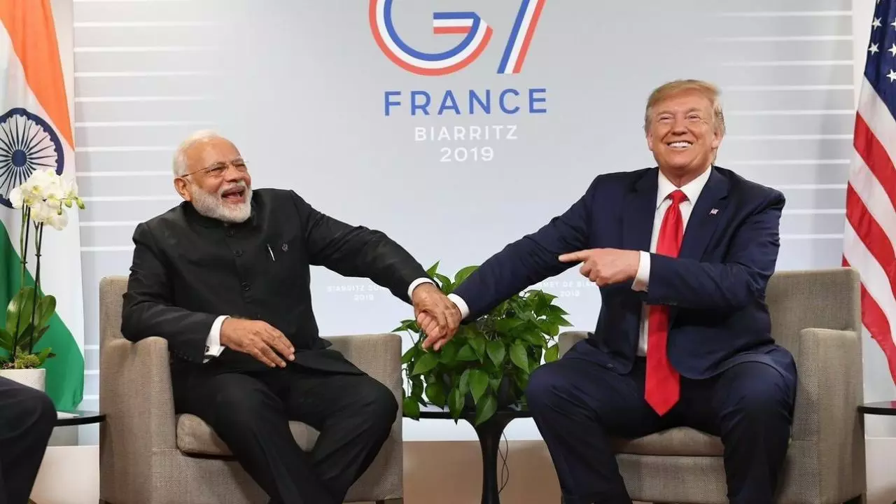पुरानी यादें की ताजा और किया कंधे से कंधा मिलाकर चलने का वादा! Modi और Trump के बीच गुफ़्तगू Detail में